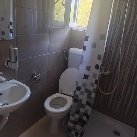 Dah Borova - Kır Evi *